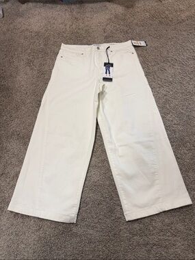 NWT sofia by sofia vergara Wide Leg Crop Jeans - 12